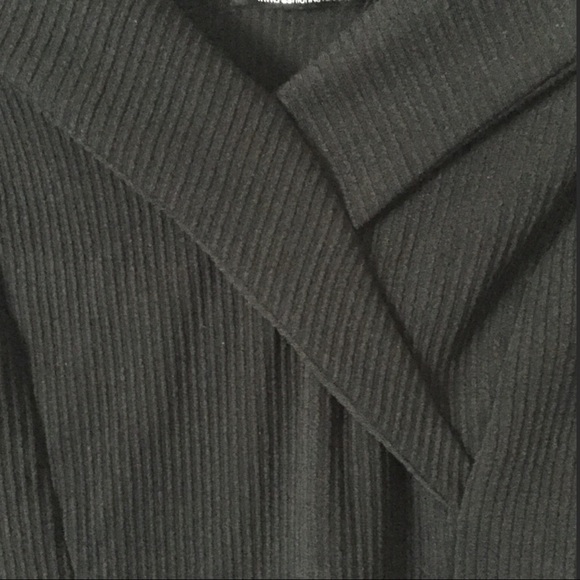 Fashion Nova Black Off the Shoulder Romper 📦 - Picture 4 of 7